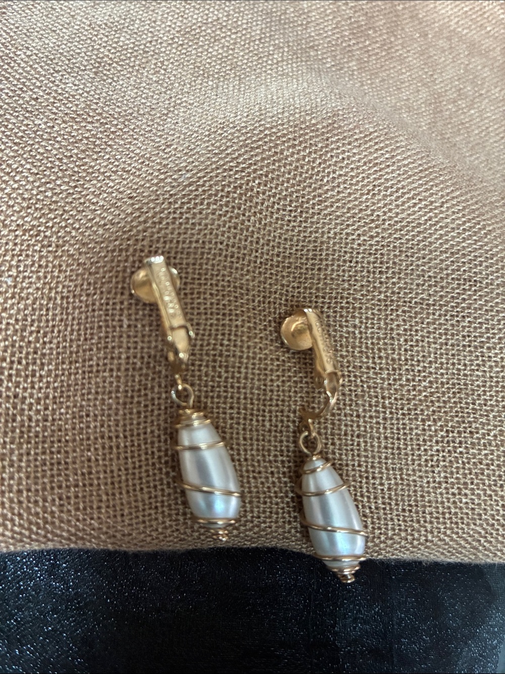 Vintage Sarah Coventry Gold-Tone Clip Earrings faux pearl